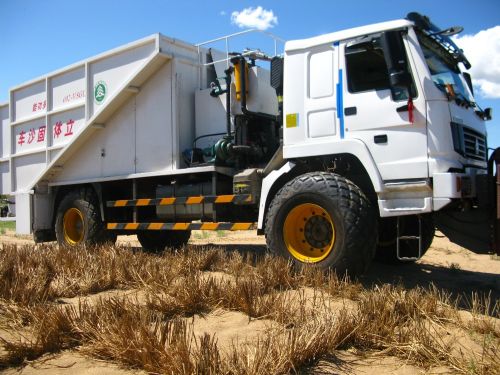 “多功能立体固沙车”即将投入使用